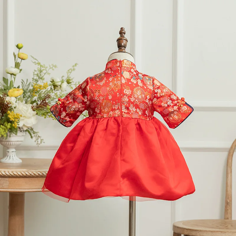 Детские новогодние наряды с вышивкой