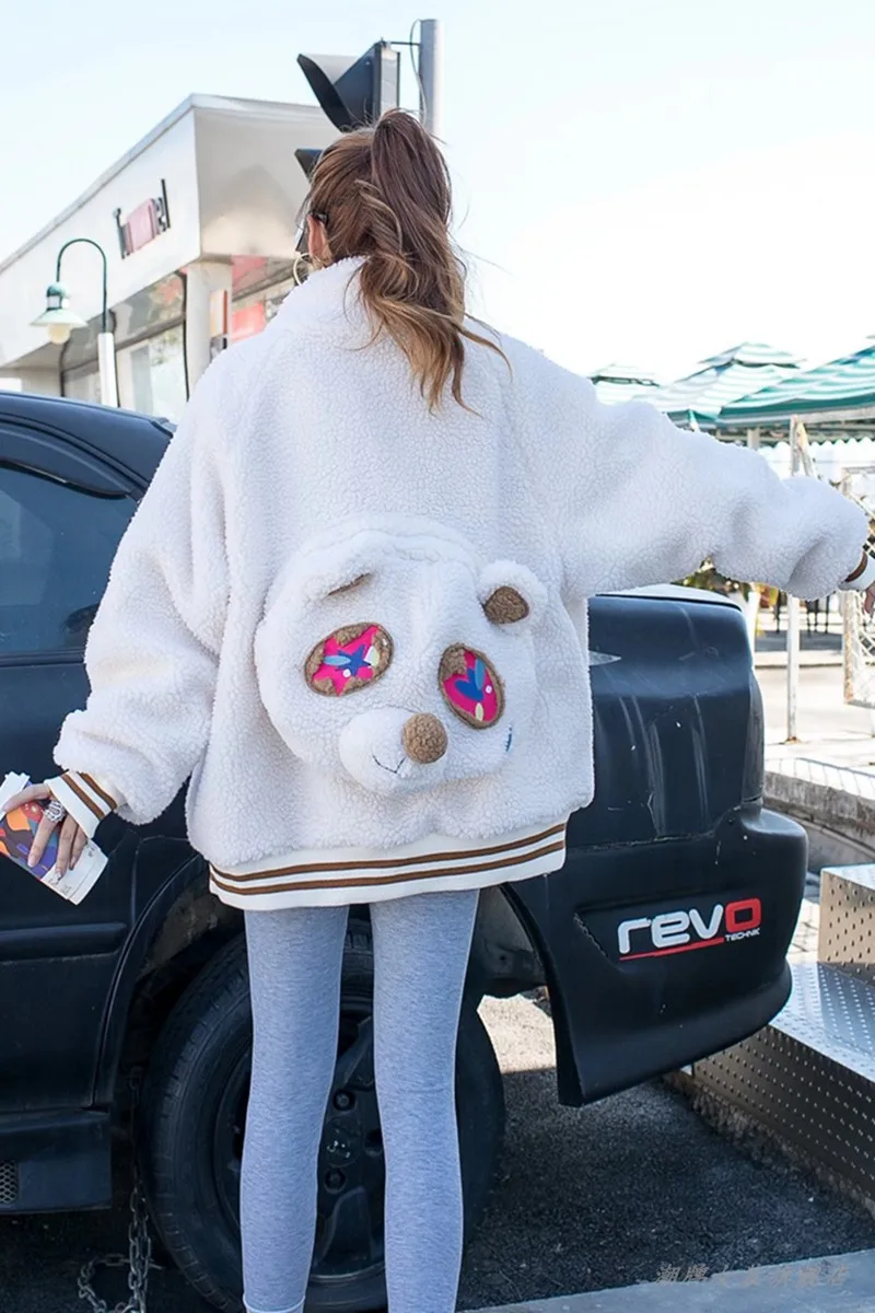 

2021 Fashion Brand Autumn and Winter Three-dimensional Bear Pocket Lamb Wool Coat Women's Loose Plus Velvet Thick Cotton Coat