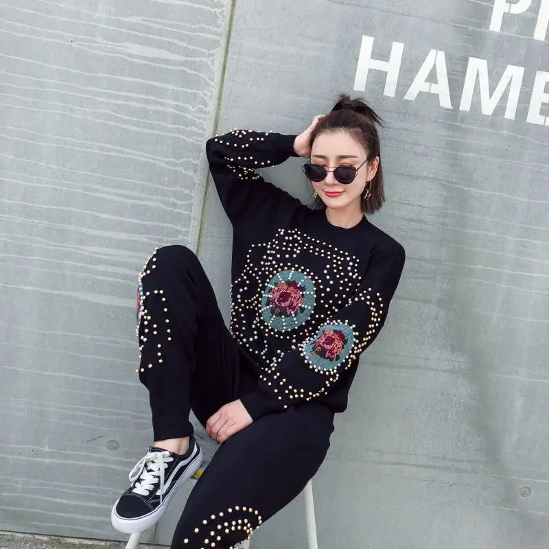 Женский костюм ручной работы с вышивкой бисером вязаные свитера и брюки