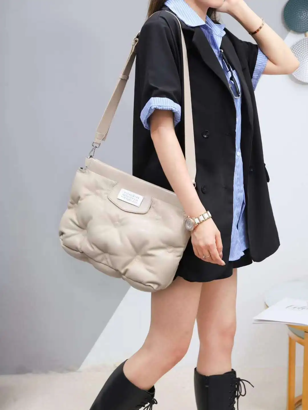 

Shoulder bag satchels 2020 autumn and winter new trendy cloud handbag large capacity female bag wild messenger bag handbag