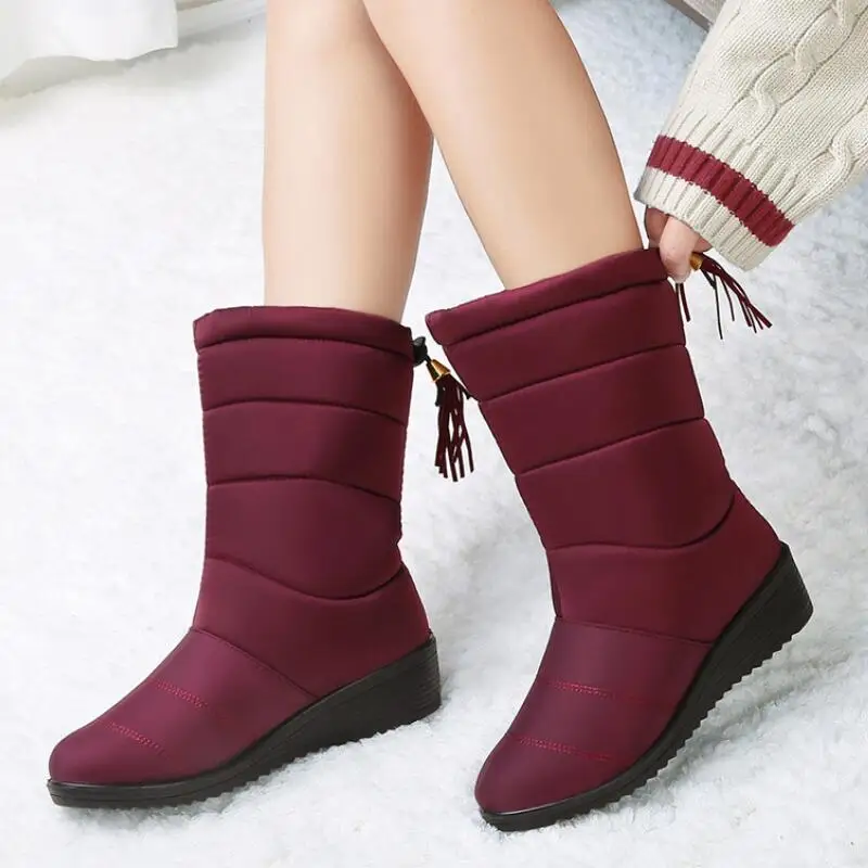 red Snow Winter Boots Women Mid-Calf Boots Waterproof Round Toe bottines femme Insoles Ladies Shoes Woman Fringe Down Botas Mujer - Цвет: red