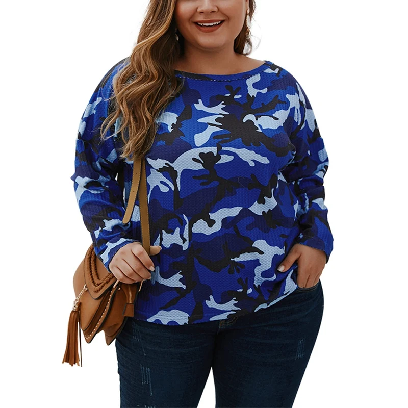 Женская камуфляжная футболка с длинным рукавом круглым вырезом и леопардовым