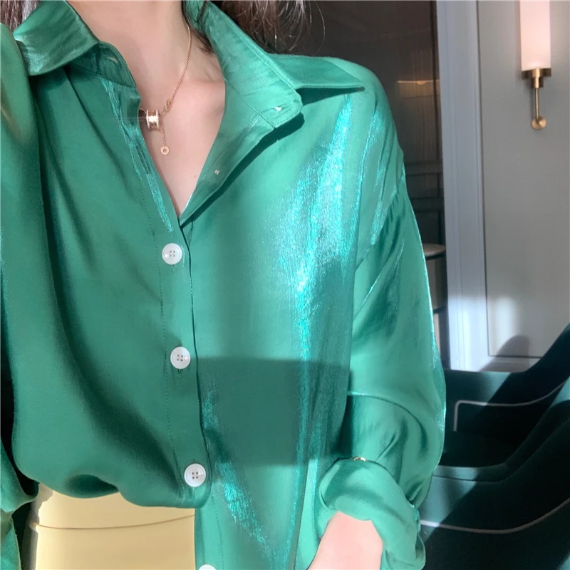 Женская Серебристая рубашка с коротким рукавом и отложным воротником