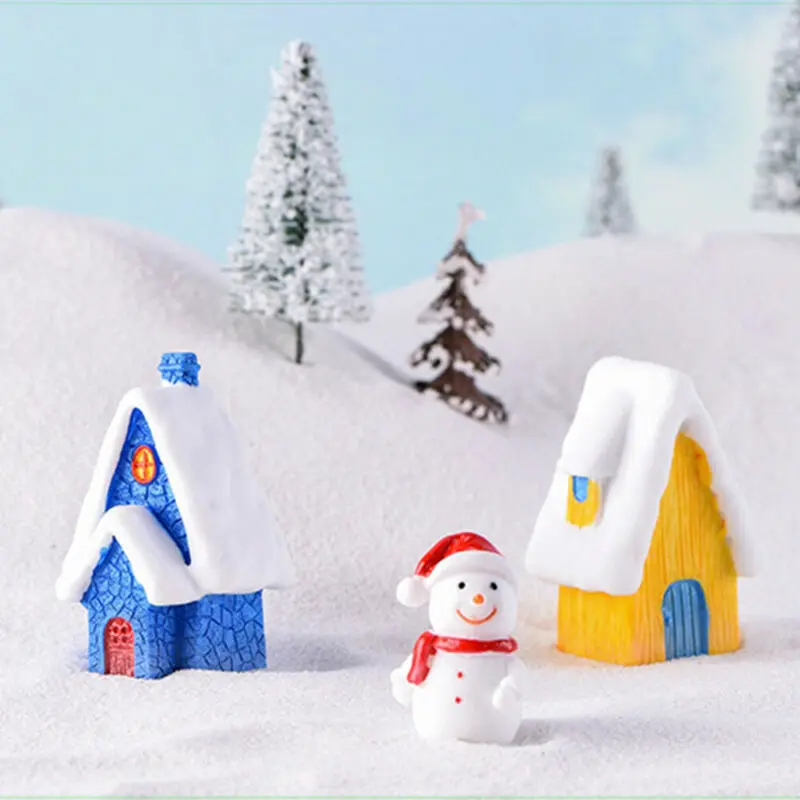 Рождественские украшения для дома крыши которого покрыты снегом подарок | Дом и