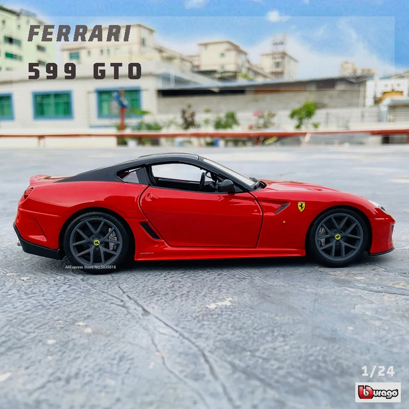 Модель автомобиля Bburago Ferrari 599GTO из сплава 1:24 | Игрушки и хобби