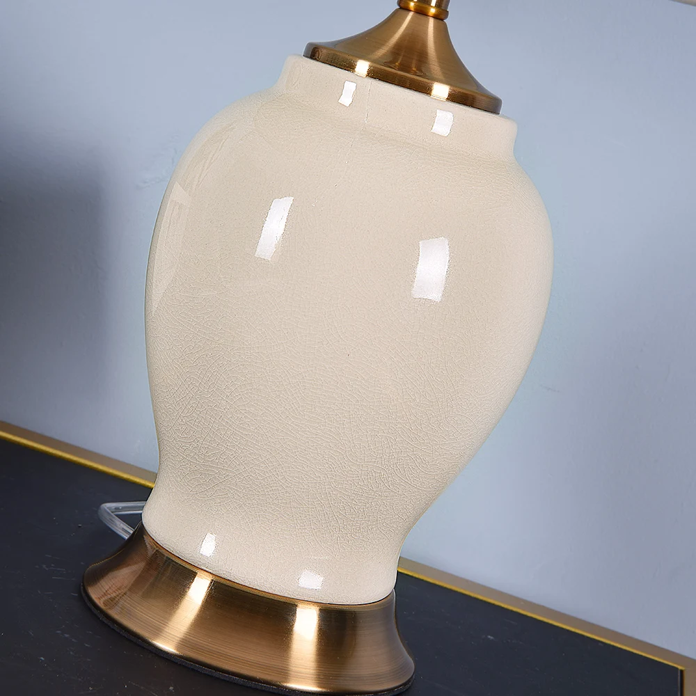 

High Grade White Ceramic Table Lamp Bedside Lamp For Bedroom Living Room Home Decor Bedroom Lamp Indoor Lighting 220v EU Plug