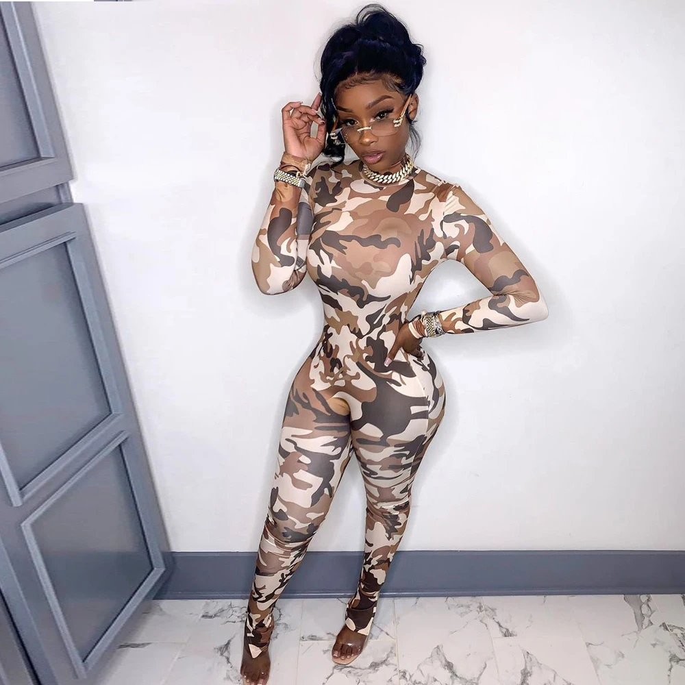 С капюшоном с камуфляжным принтом тонкий женский комбинезон воротник-стойка