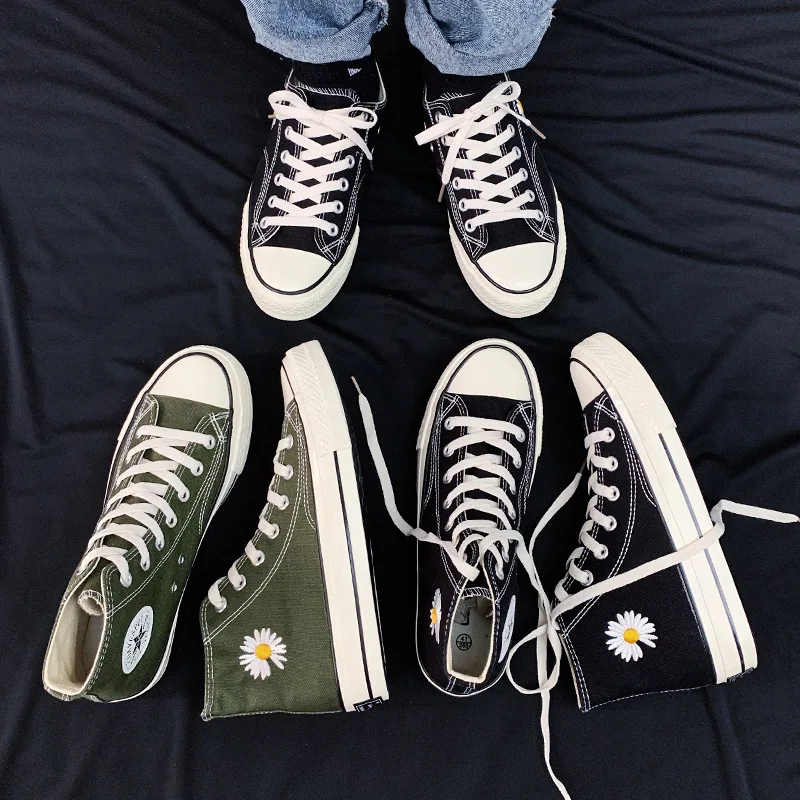 Женские кроссовки с вышивкой ромашки желтые тканевые высоким кружевом весна