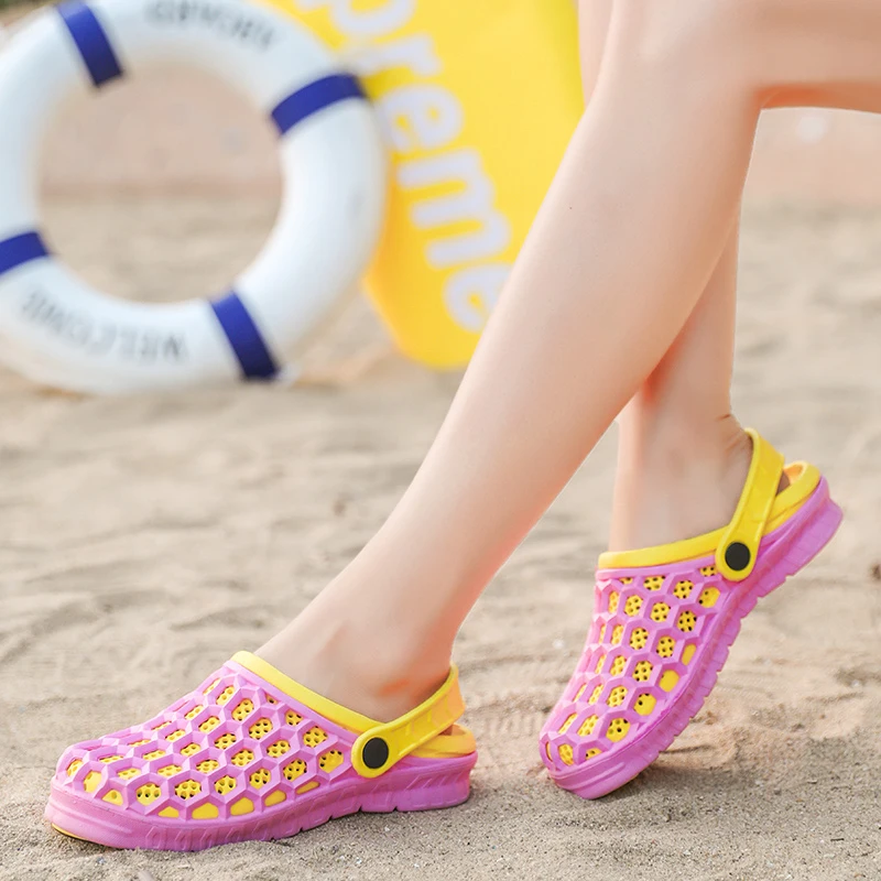 Женские садовые шлепанцы прорезиненная обувь плоская подошва пляжные тапочки