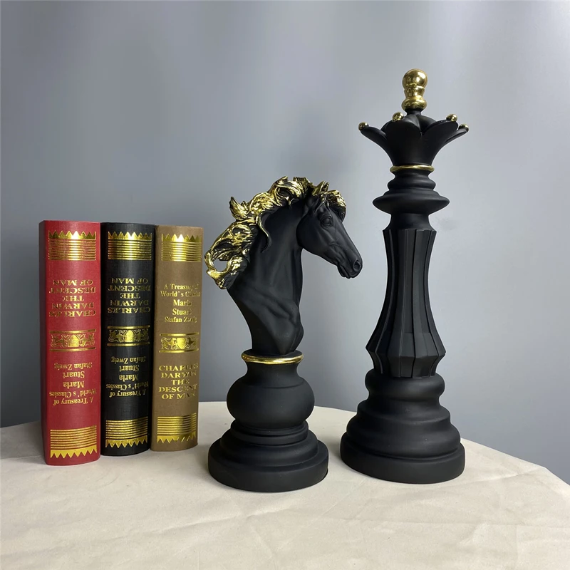 

NORTHEUINS Resin Retro International Chess Figurine For Interior King Knight Sculpture Home Desktop Decor Living Room Decoration