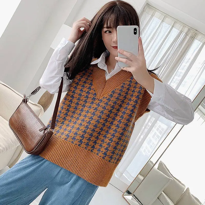 Жилет женский трикотажный в клетку без рукавов Свободный пуловер с V-образным