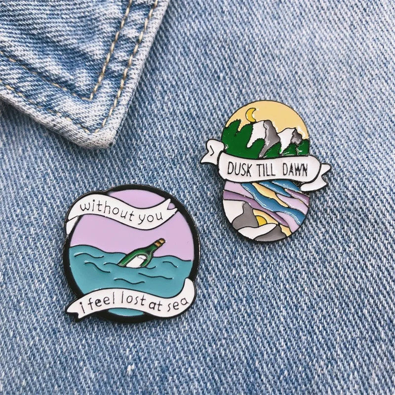 Эмалированная брошь из металлического сплава с мультяшным изображением круга