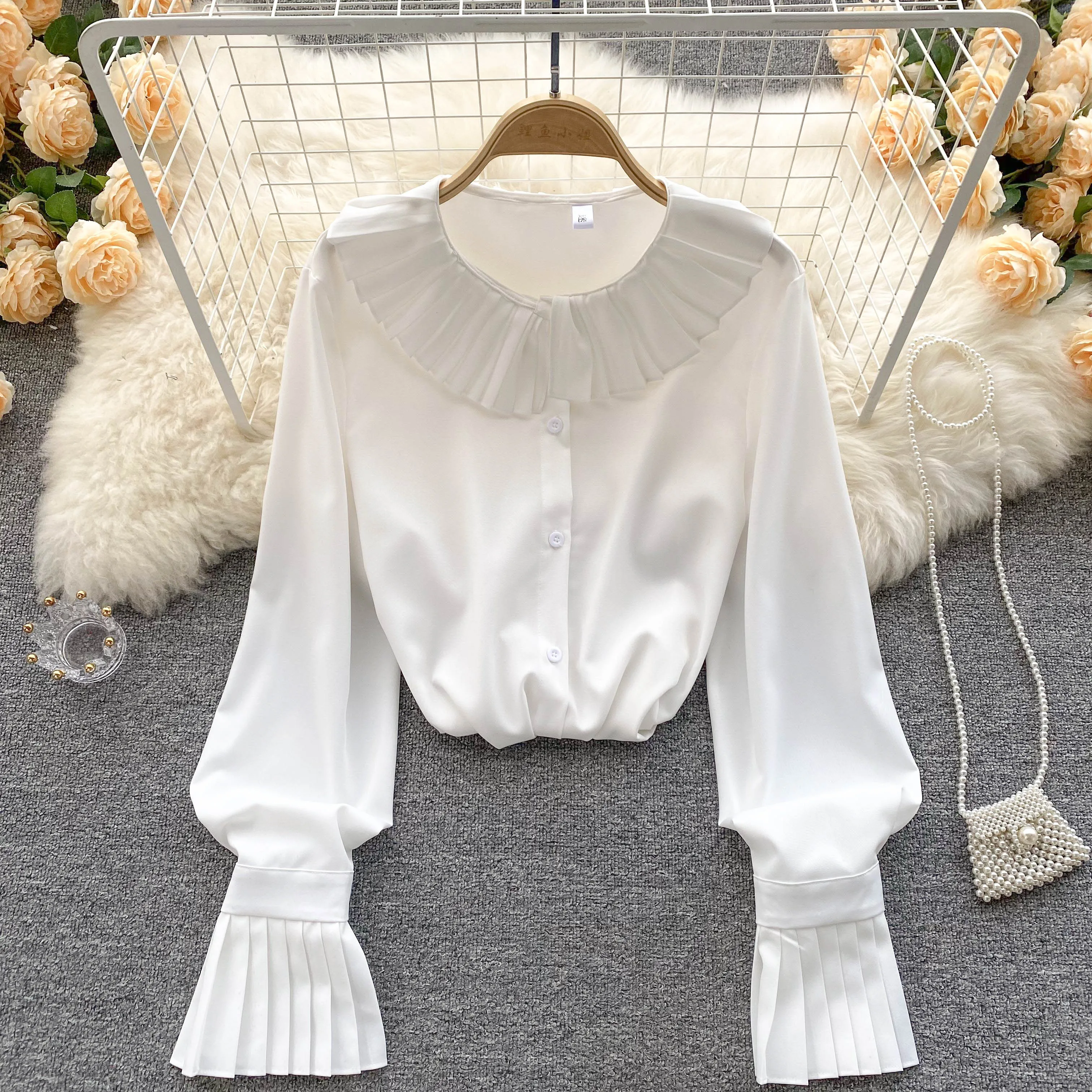 

C696 Women New Fashion Autumn Pleated White Shirt Loose Single-breasted Long Flare Sleeve Chiffon Top Mujer Blouse Clothes