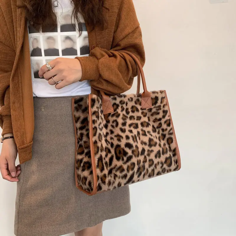 

Cow Pattern Leopard Furry Shoulder Bag For Women Winter Fashion 2021 Large Tote Plush Bag Shopper Women'S Shoulder Strap Handbag