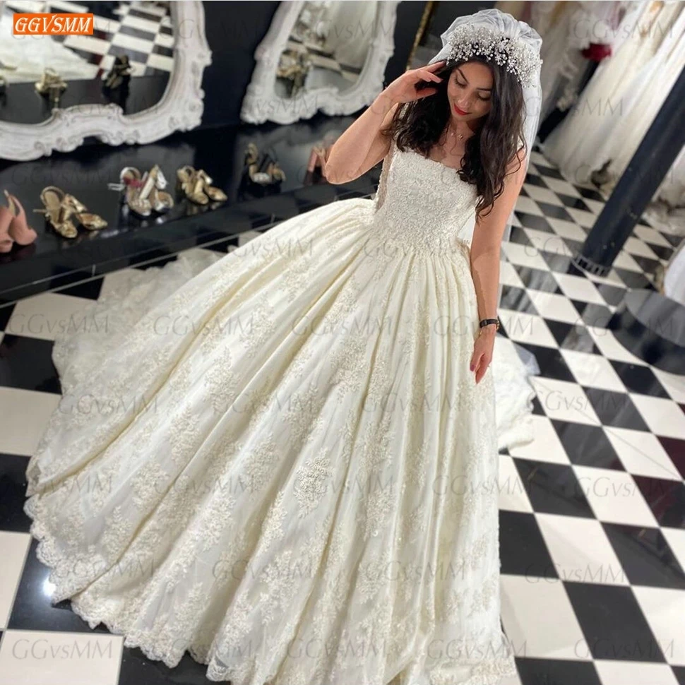 

Luxury Lace Wedding Dresses 2021 Fluffy Chapel Train Appliqued Satin Backless Bride Dress Long Pageant Customized Robe De Mariee
