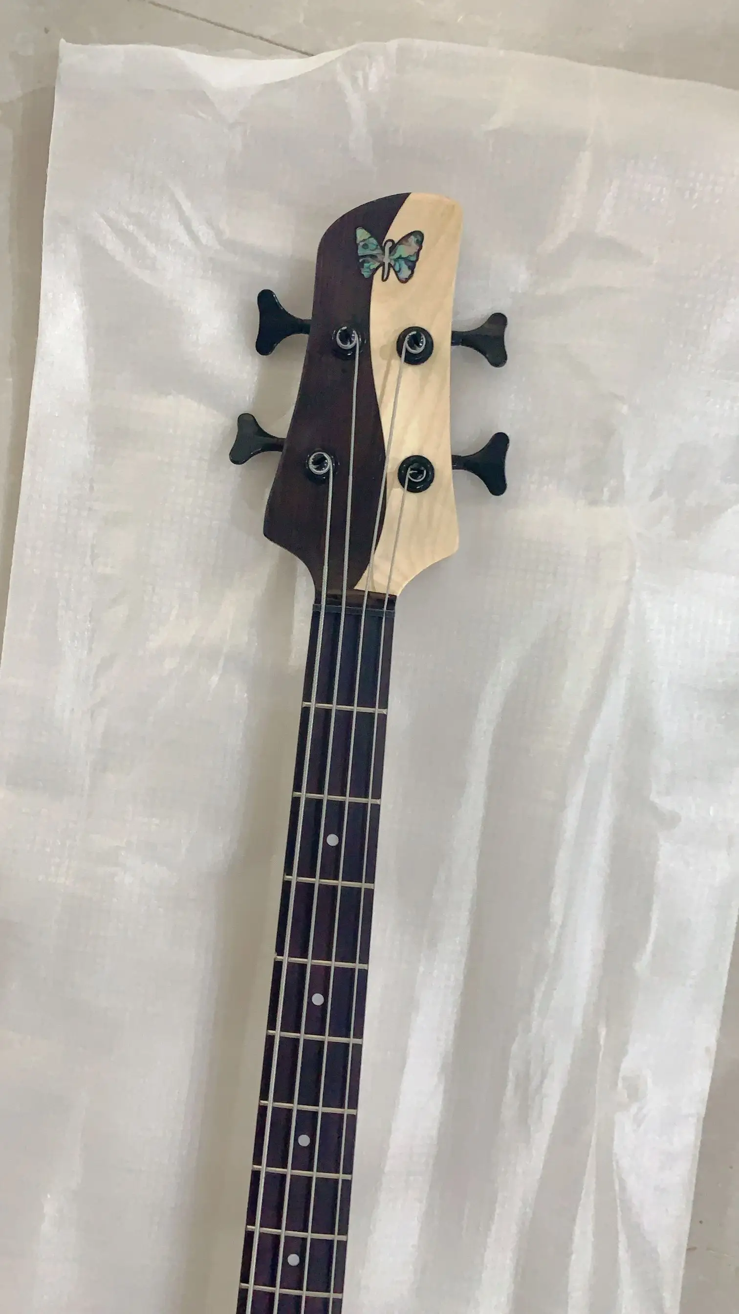 Инь и Ян Тай Чи пламя бежевый ольхи тела 4-струнная бас-гитара бабочка Роскошная