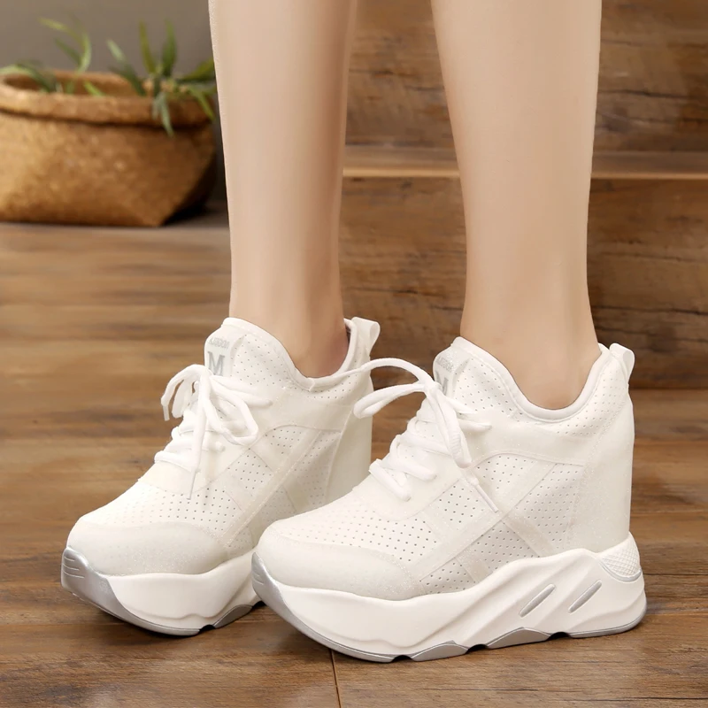 Женские повседневные туфли на шнуровке черные или белые высоком каблуке 11 см со