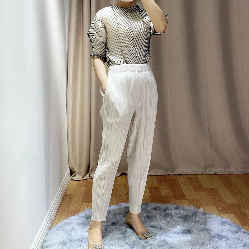 

2020 spring and summer new pencil pants Miyak pleated women's large size Cropped pants Solid color wild slim casual pants P78799
