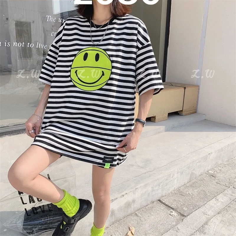 

Korea 2021 Spring Summer New Black And White Striped Short-Sleeved T-Shirt Women Loose And Thin Casual Smiley Wild Top 418