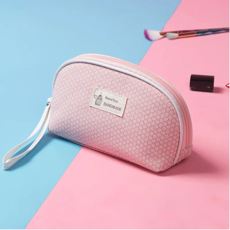 Новинка 2020 Корейская Стильная косметичка в горошек с буквенным принтом женская