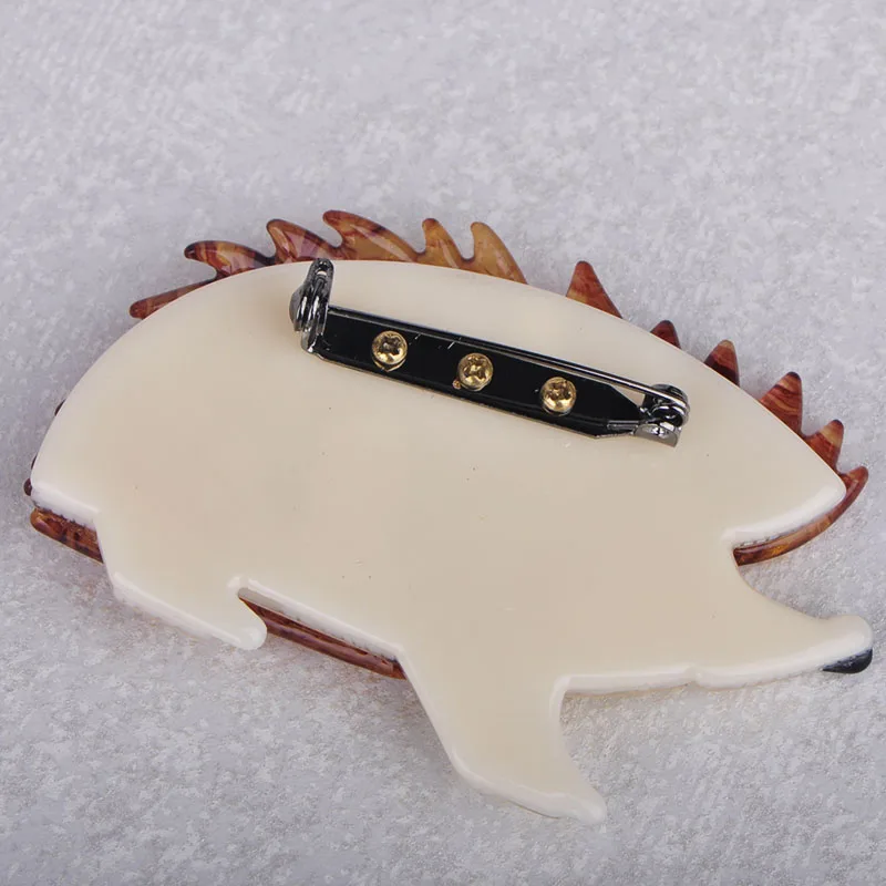 Брошь в форме Ежика коричневого цвета с текстурой животного | Украшения и