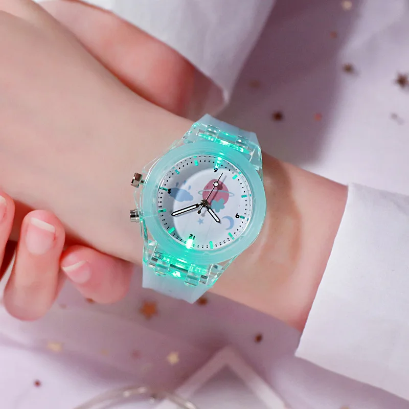 

New Luminous Kinder Uhren Cartoon-Muster LED Jungen Uhr Silikon Strap Reloj Infantil Armbanduhren 2020