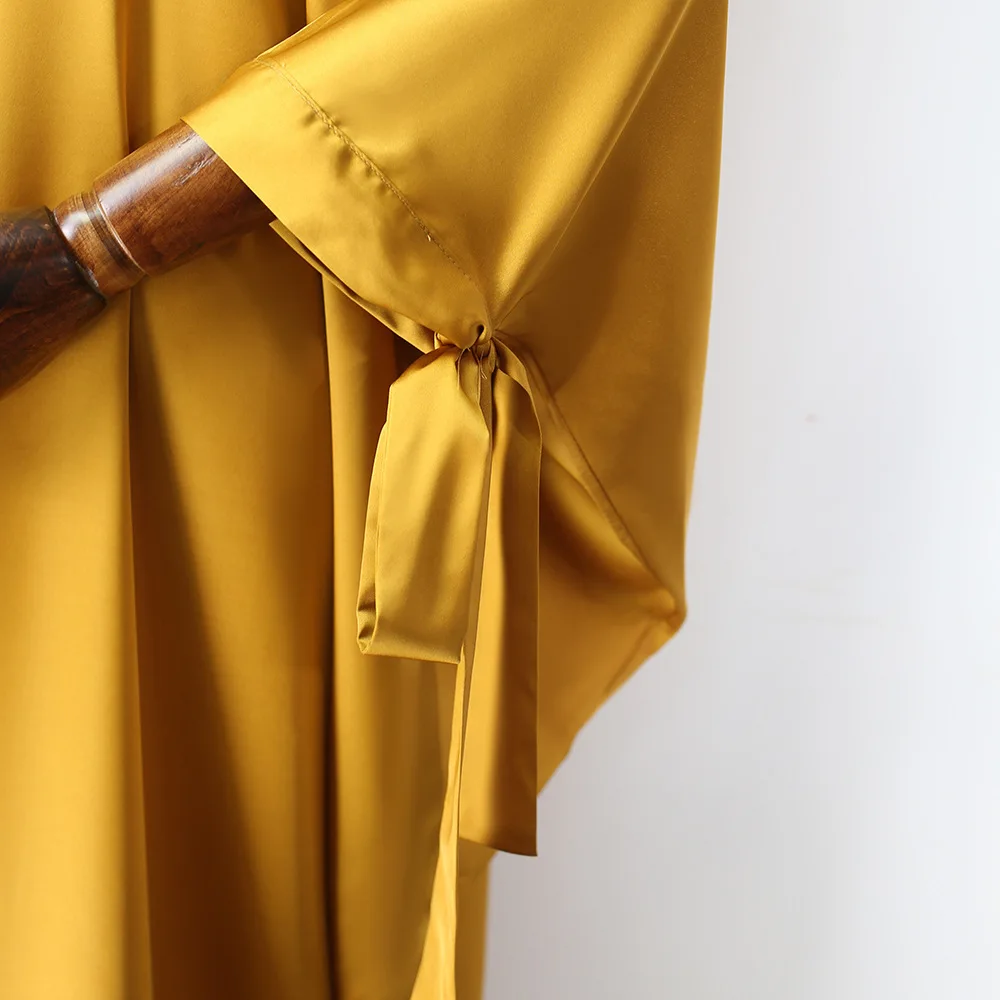 

African Abaya Dashiki Dress Silk Embroidery Loose Bat Sleeve Muslim Bazin Design Long Maxi Robe Gowns Africa Dashiki Traditional