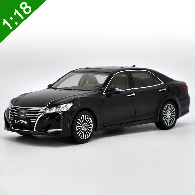 1:18 TOYOTA 2016 Корона литые модели автомобилей из сплава игрушки металлические