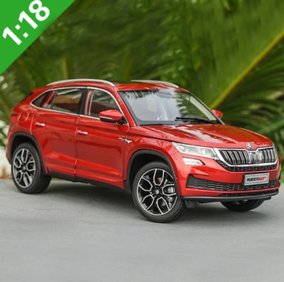 Красный 1/18 Skoda KODIAQ GT SUV литая модель металлическая модель автомобиля SUV Hobby черный красный подарок для мальчиков Коллекция - Цвет: Красный