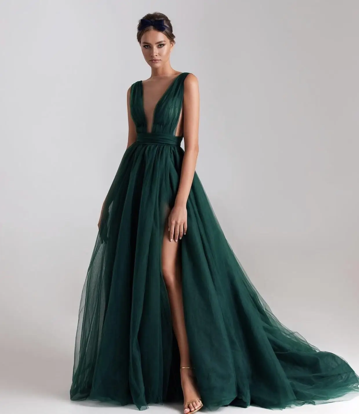 

Sexy Dark Green Wedding Dress A Line Backless V Neck Tulle Boho Beach Bride Formal Gowns Custom Made 2022 Summer
