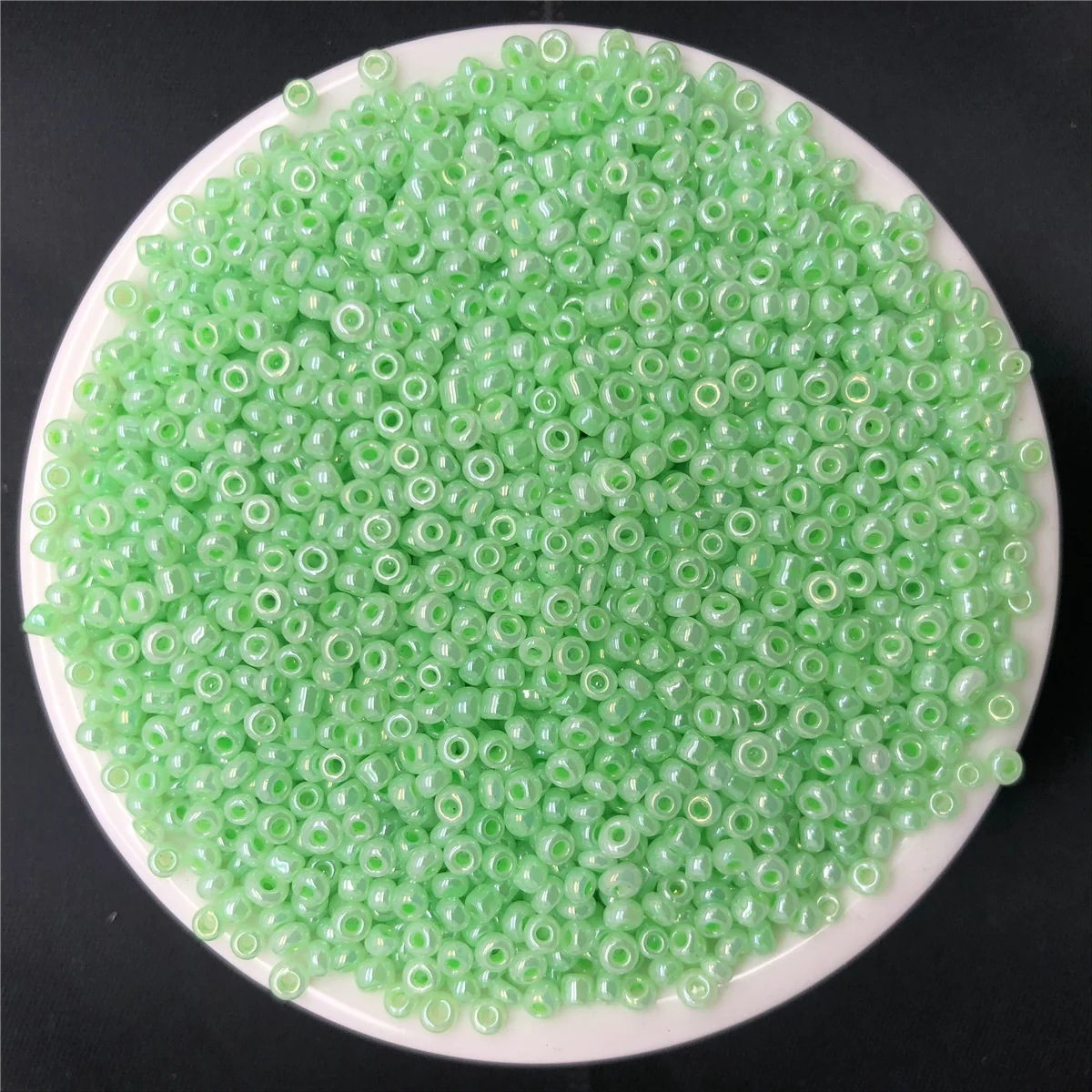 Бисер из чешского стекла для украшений сделай сам изящные бусины 2 мм кремового