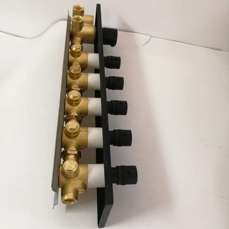 Черный смеситель для душа ванной комнаты термостатический латунный регулятор