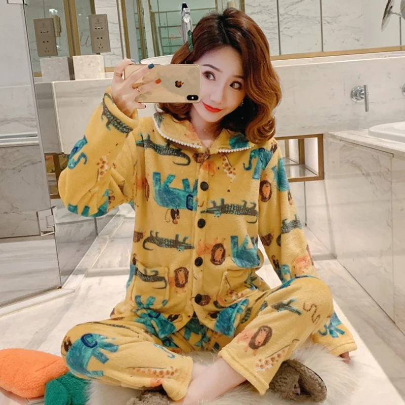 Пижама женская зимняя фланелевая с длинным рукавом и принтом батальных