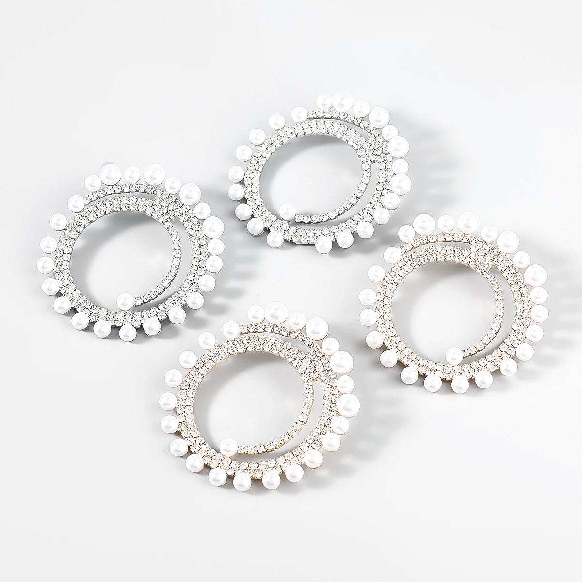 

Fashion Metal Rhinestone Imitation Pearl Round Earrings Women's Popular Exaggerated Dangle Earrings Party Accessories