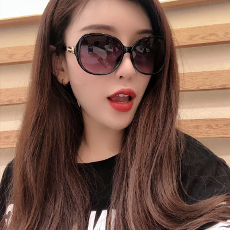 Модные круглые солнцезащитные очки в большой оправе с цветочным украшением