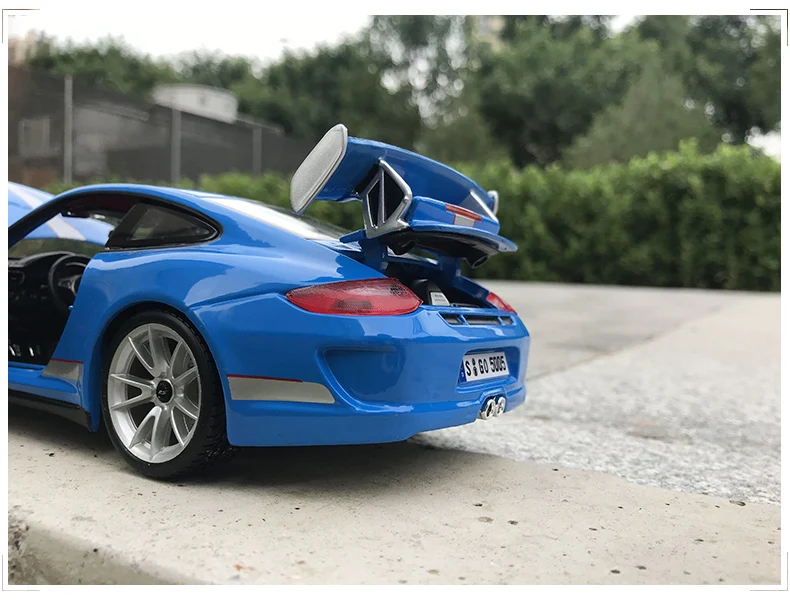 Bburago 1:18 Porsche 911 GT3 RS модель автомобиля из сплава Модель автомобиля Моделирование Украшение автомобиля коллекция Подарочная игрушка Литье под давлением модель игрушка для мальчиков