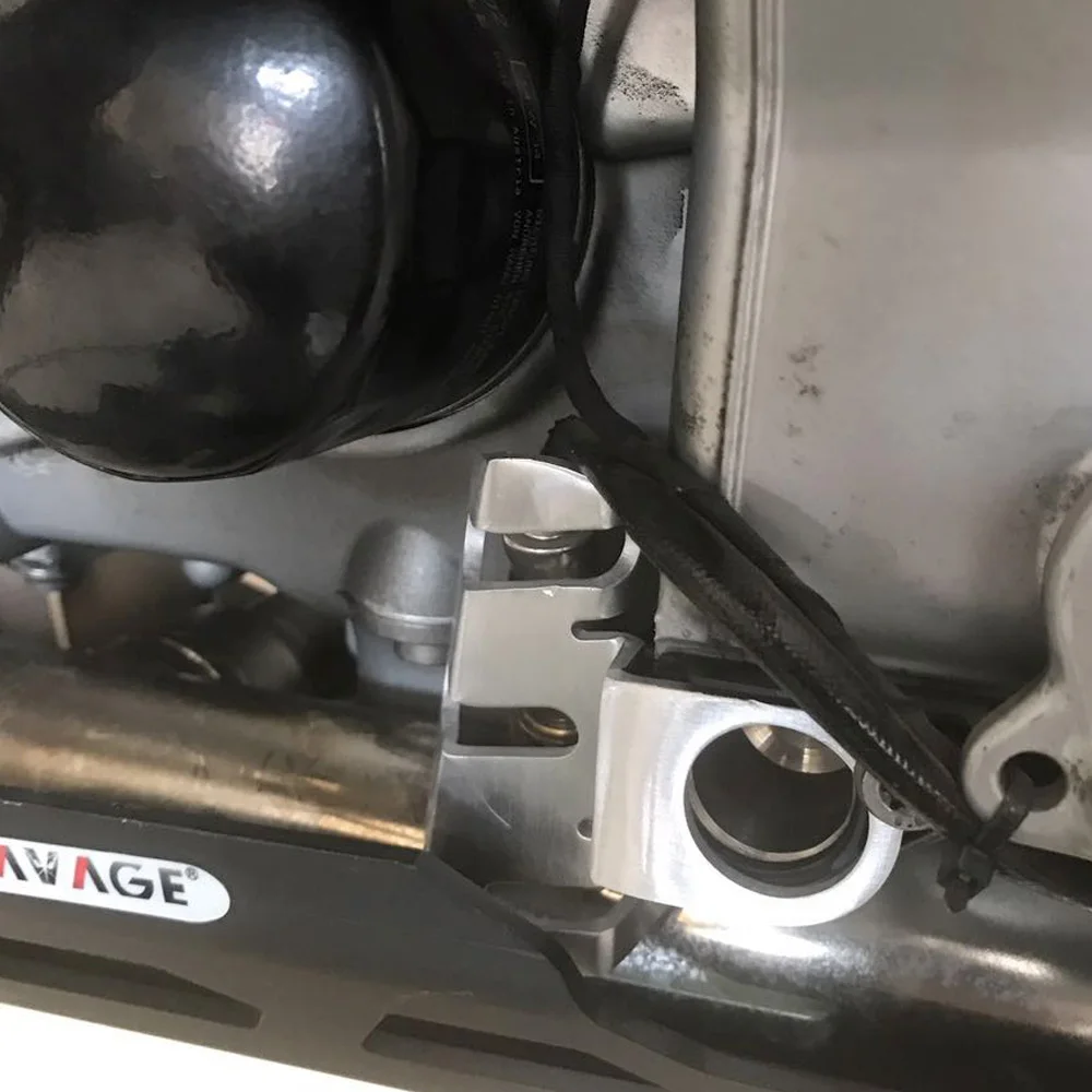 

For BMW R1200GS 14-17 /R1200GS ADV 14-17 /R1200R 15-17 / R1200RS 16-17 Motorcycle Oxygen sensors protection left+right