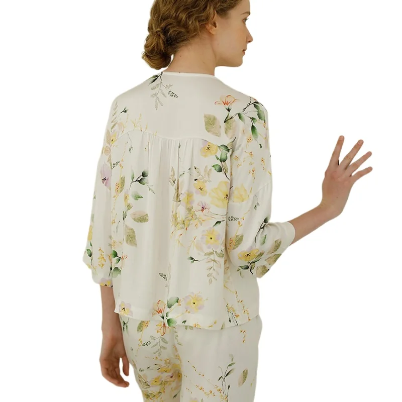 

2020 New Satin Rose Flower Short-sleeved Trousers Collarless Pullover Pajamas Two-piece Casual Home Wear Pyama Woman Set