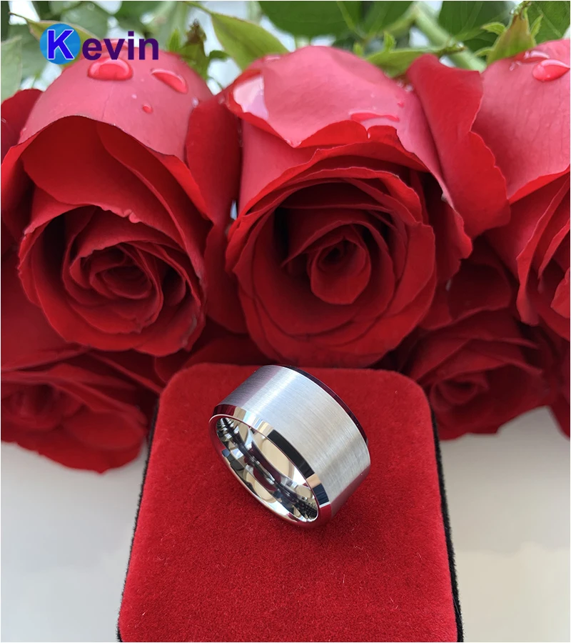 Большое мужское кольцо из вольфрама обручальное скошенные края и отделка кисти 10