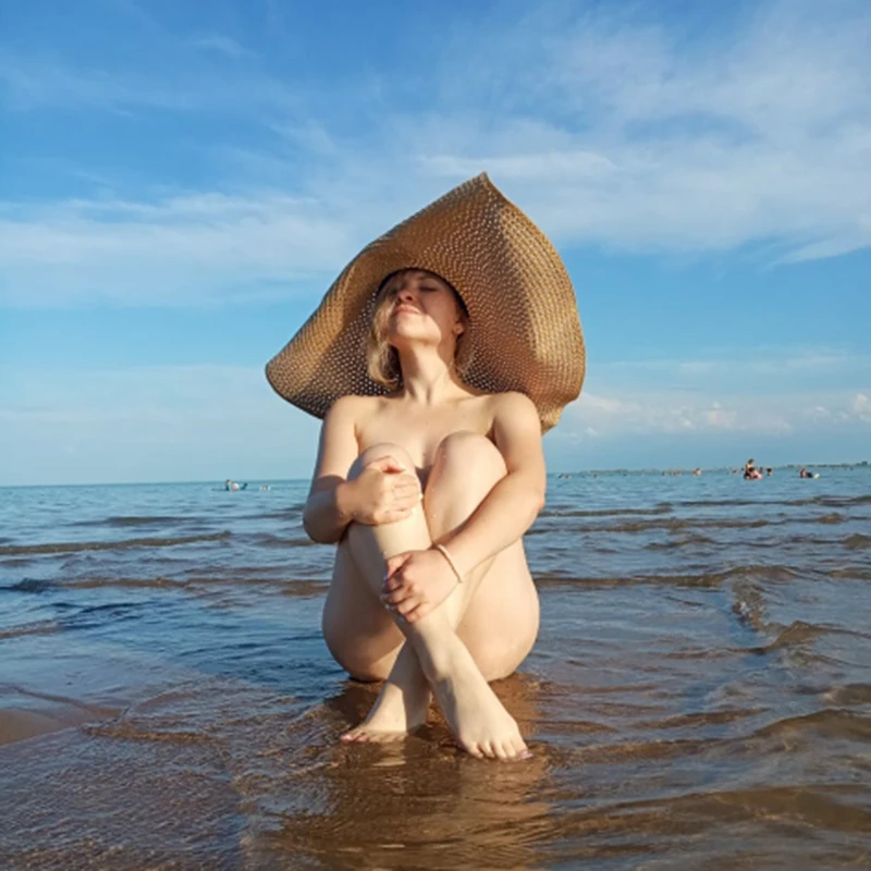 

ins Handmade Knitted Hollow Women Big Brim Sun Hat Breathable Cool Ladies Summer UV Hat Beach Hats foldable