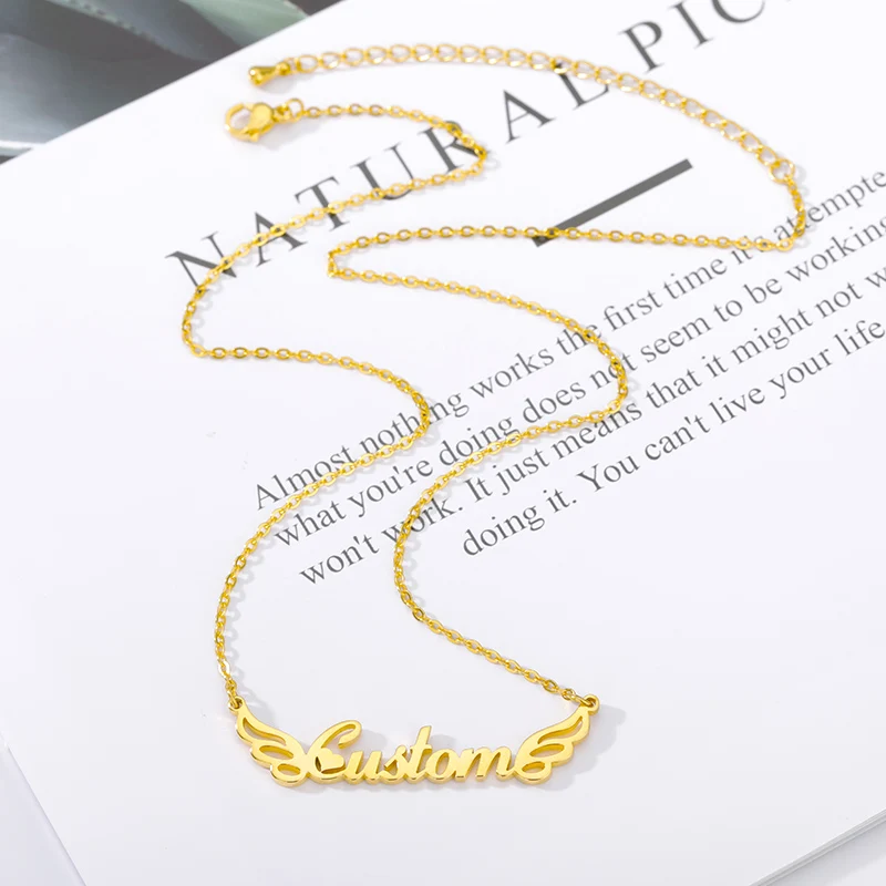 

Nom personnalise collier mode acier inoxydable collier personnalise aile collier or collier ras du cou pendentif plaque