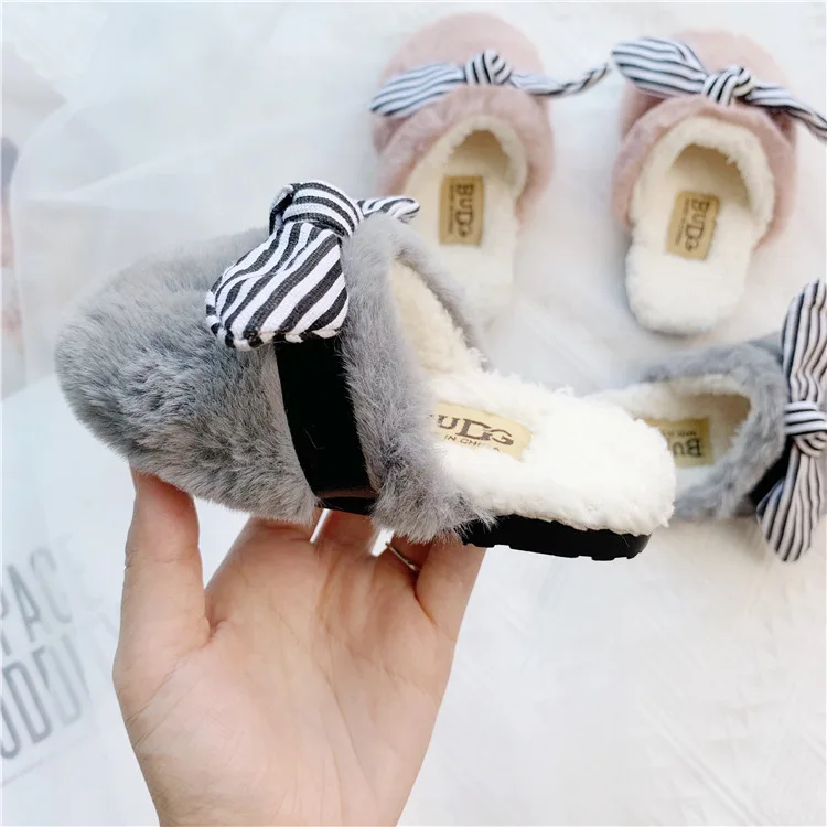 Новинка 2019 года зимние детские тапочки однотонные домашние с бабочкой для