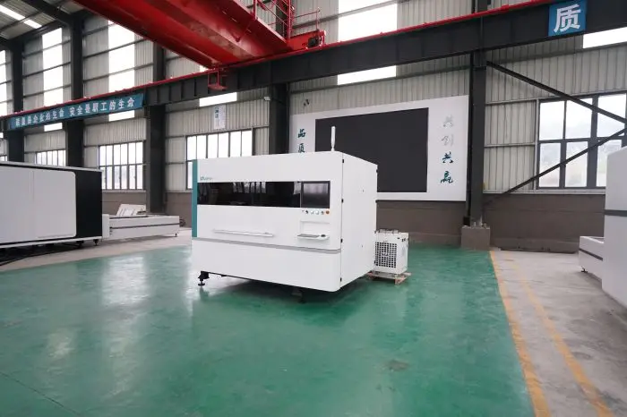 Промышленный пилообразный стол машина для резки панелей из нержавеющей стали