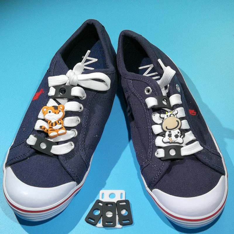 100 шт./лот Пряжка для шнурков из ПВХ белого и черного цвета шармы для обуви кружевной адаптер подарок для детей девочек милые украшения для шнурков