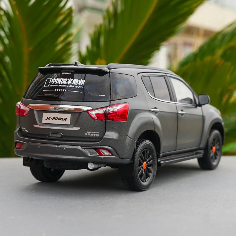 Оригинальный 1/18 ISUZU MU X Power MUX сплав модель автомобиля с маленьким