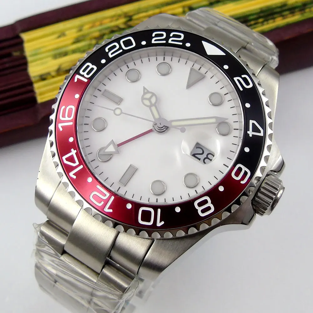 

40mm White Sterile Dial Sapphire Glass Date gmt Black Red Bezel Luminous marks Glass Case Back Automatic Movement Men's Watch
