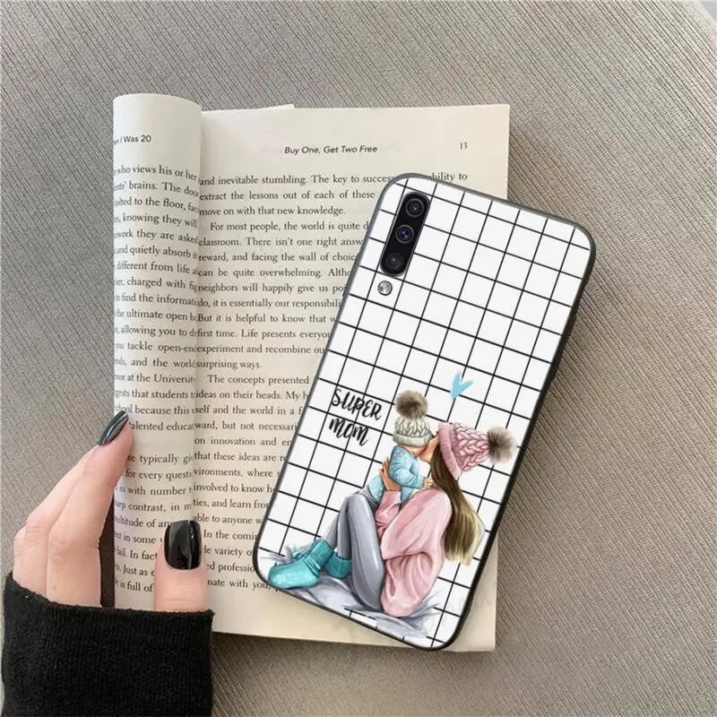 

girl Queen Mom baby White grid Phone Case For Samsung galaxy S 9 10 20 A 10 21 30 31 40 50 51 71 s note 20 j 4 2018 plus