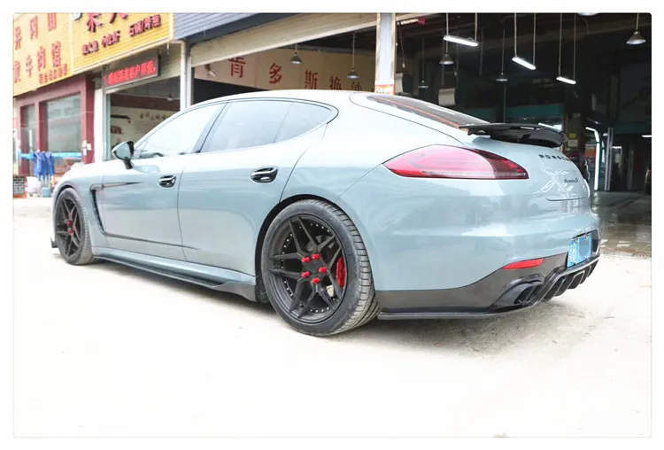 Углеродное волокно Передняя голова губы разветвители Задняя накладка на