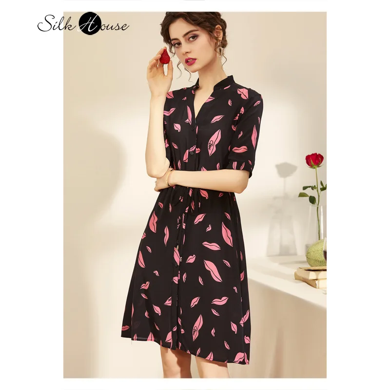 Элегантное темпераментное женское шелковое платье трапеция с принтом V образным