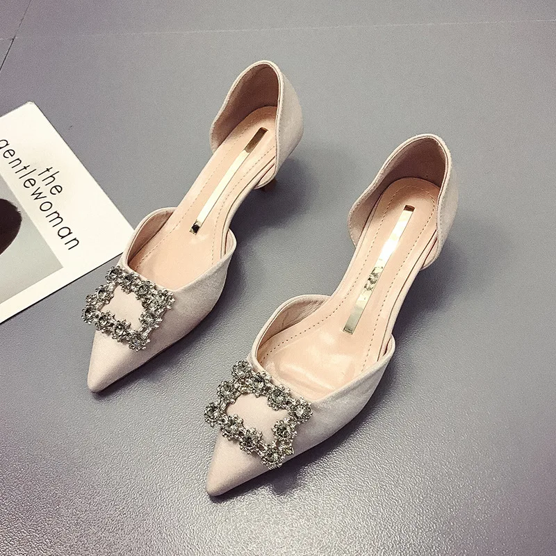 

2020 Spring and Summer New Wild Hollow Heels nv dan xie Tip Fine Red in Her Leisure Korean Version of